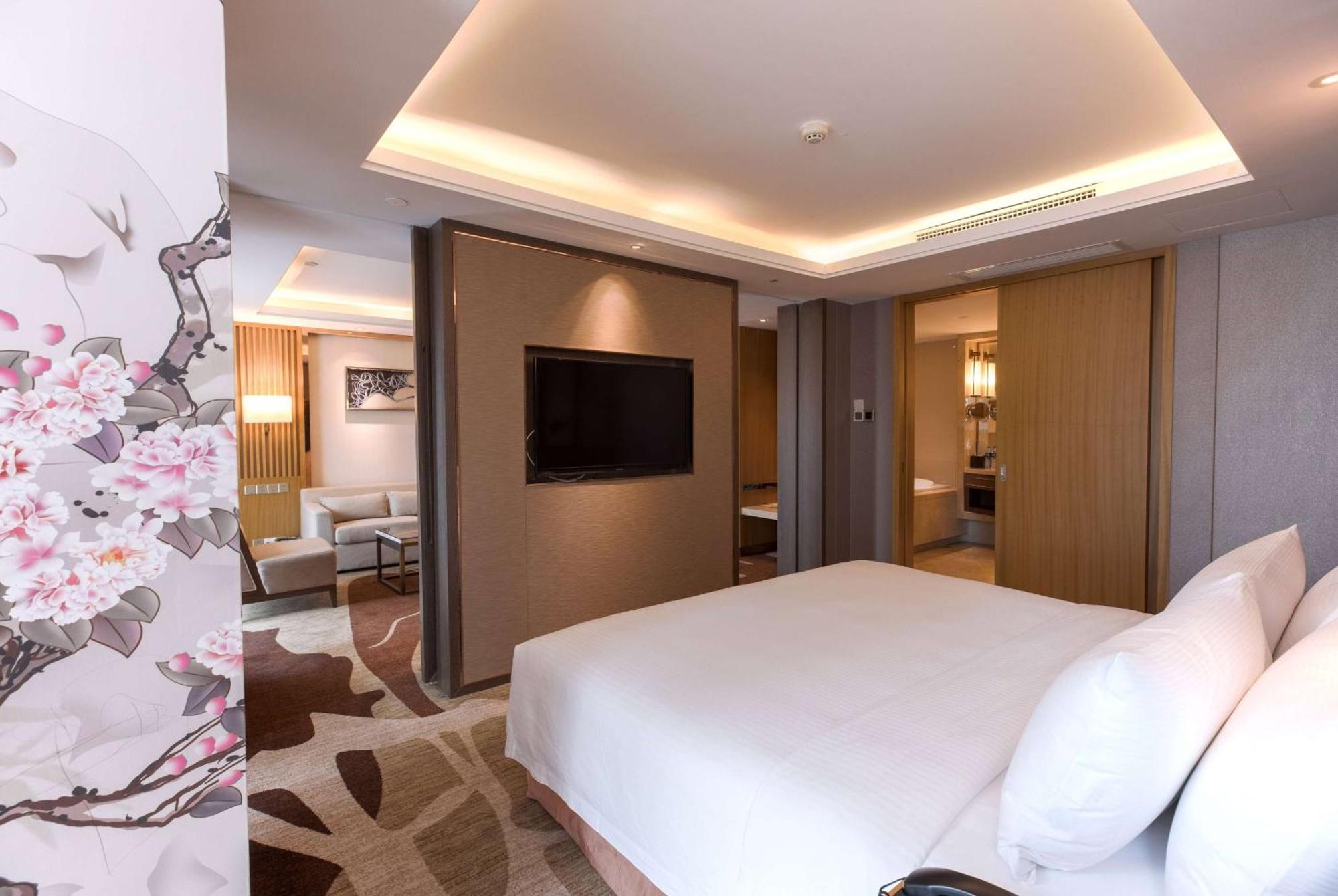 Hotel Ramada Plaza By Wyndham Fuzhou South Esterno foto